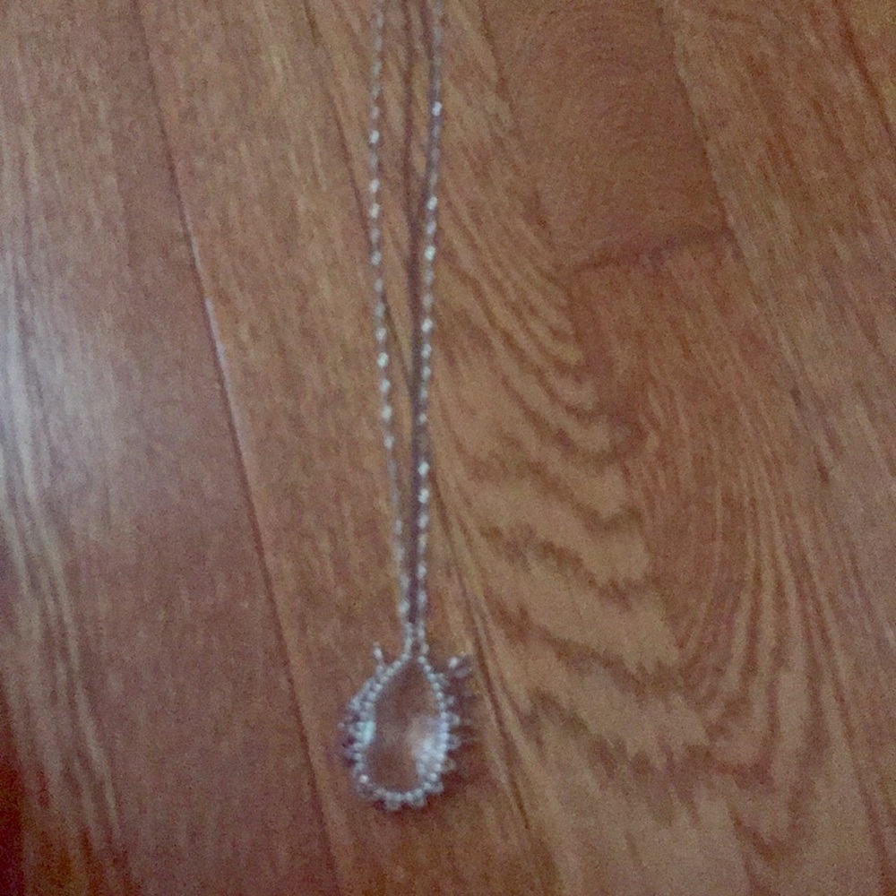 Glass pendant necklace